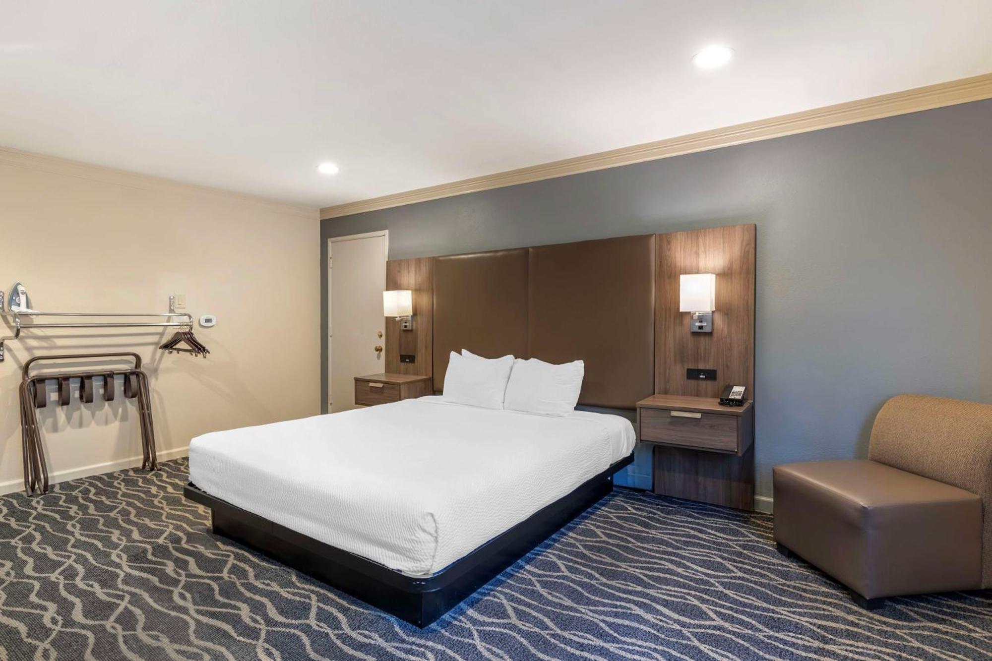 Best Western Plus Hill House Bakersfield Exterior photo