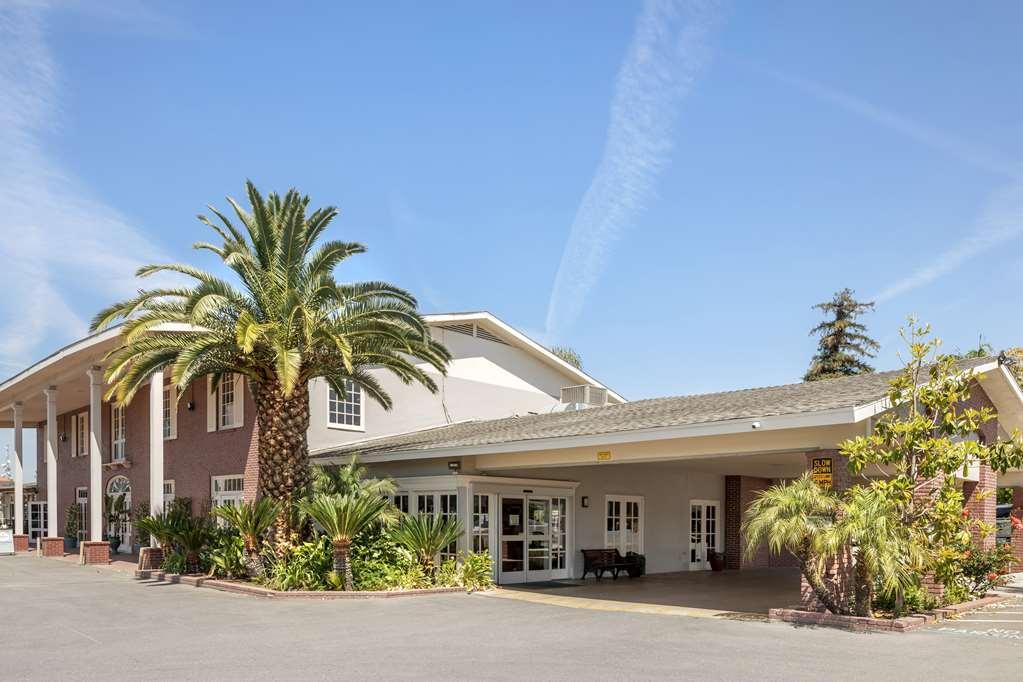 Best Western Plus Hill House Bakersfield Exterior photo